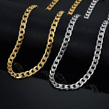 Picture of Bold Chain Elegance