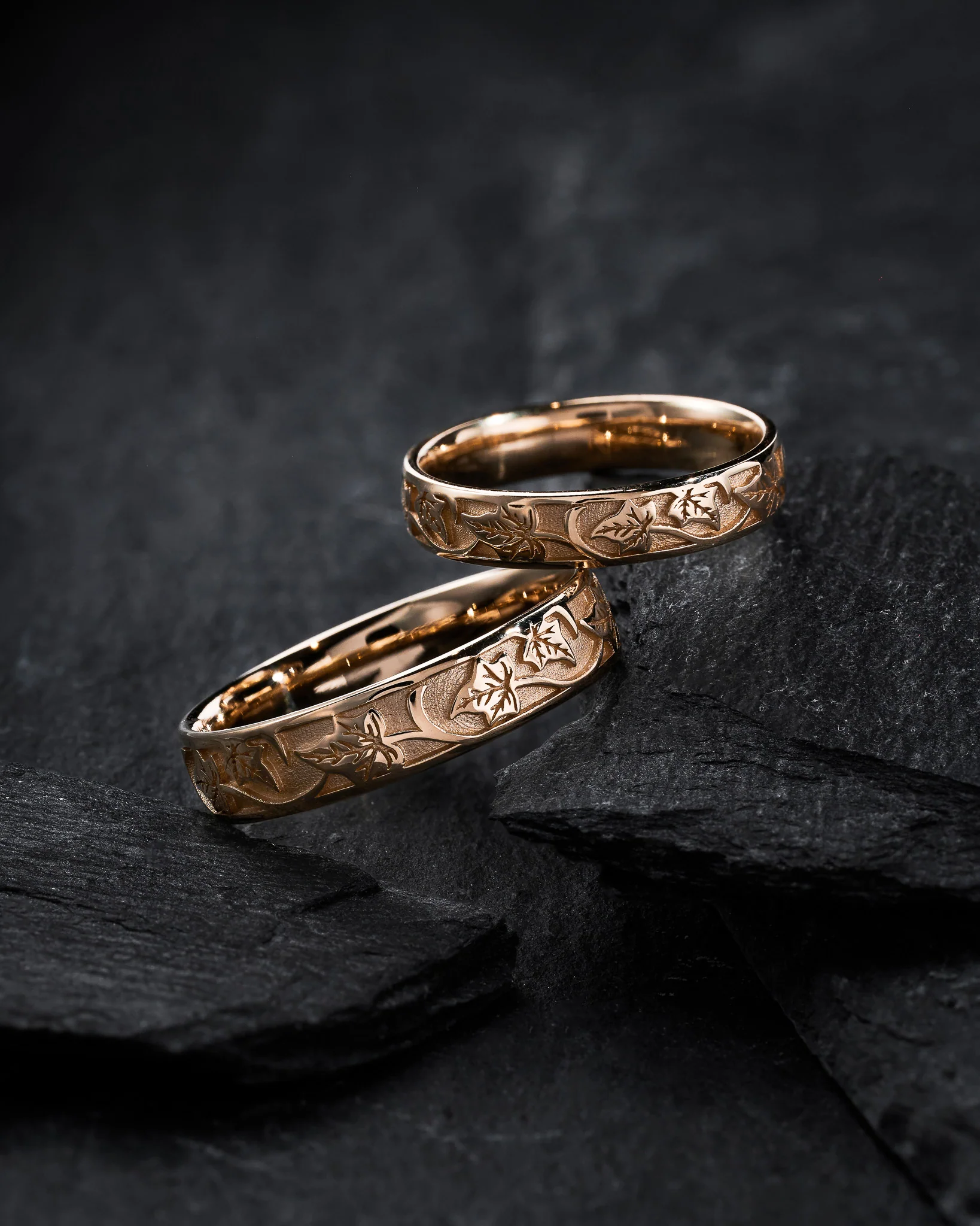 Picture of Yellow Gold Leaf-Pattern Couple Rings