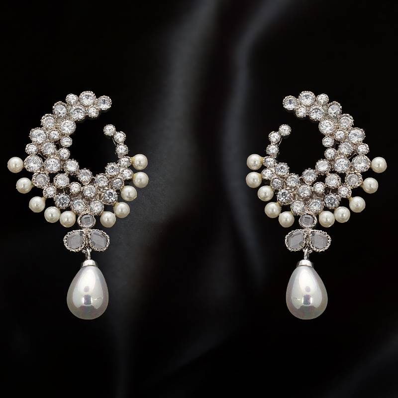 Picture of Luxurious Crescent Pearl Earrings