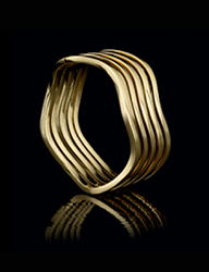 Picture of Modern Wavy Gold Ring